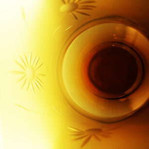 Dzbanek szklany miodowy szlif wzór kwiatu - katalog szkła